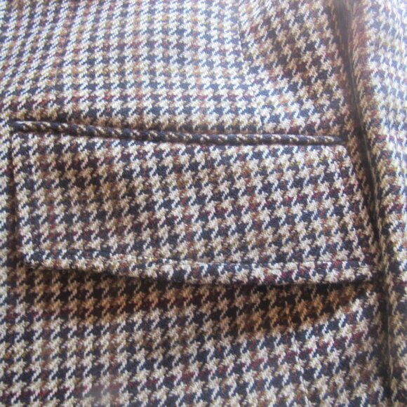 Vintage 70's Men's Houndstooth Jacket, 38 R, Tailored and Repaired C555-5 - Picture 2 of 9